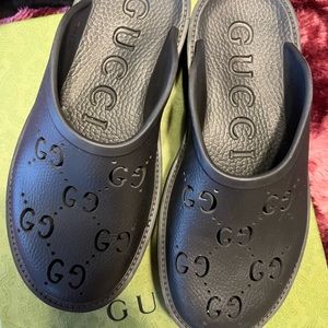 GUCCI- WOMEN'S PLATFORM PERFORATED G SANDAL